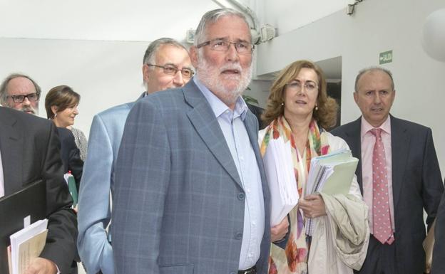 Ramón Ruiz junto a parte de sus directores generales