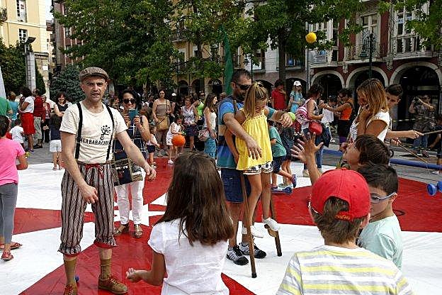 Los niños fueron los protagonistas de las pasadas ediciones durante la ‘Plaza del Circo’ en la Plaza Mayor de Torrelavega
