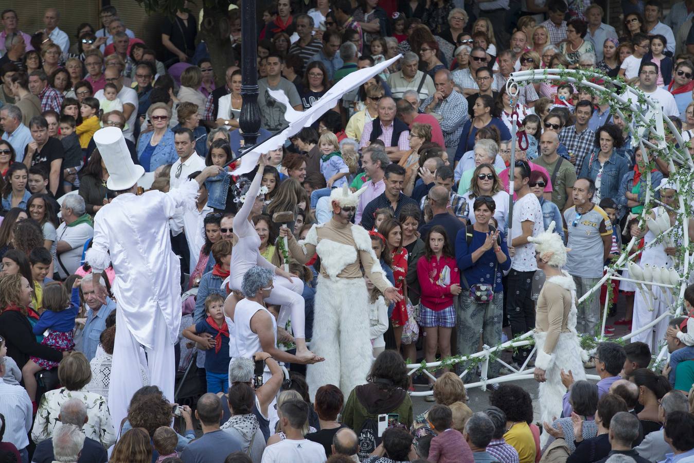 El chupinazo desata la locura en Torrelavega