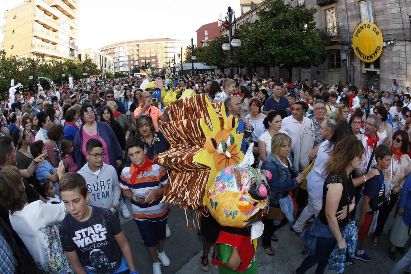 El chupinazo desata la locura en Torrelavega