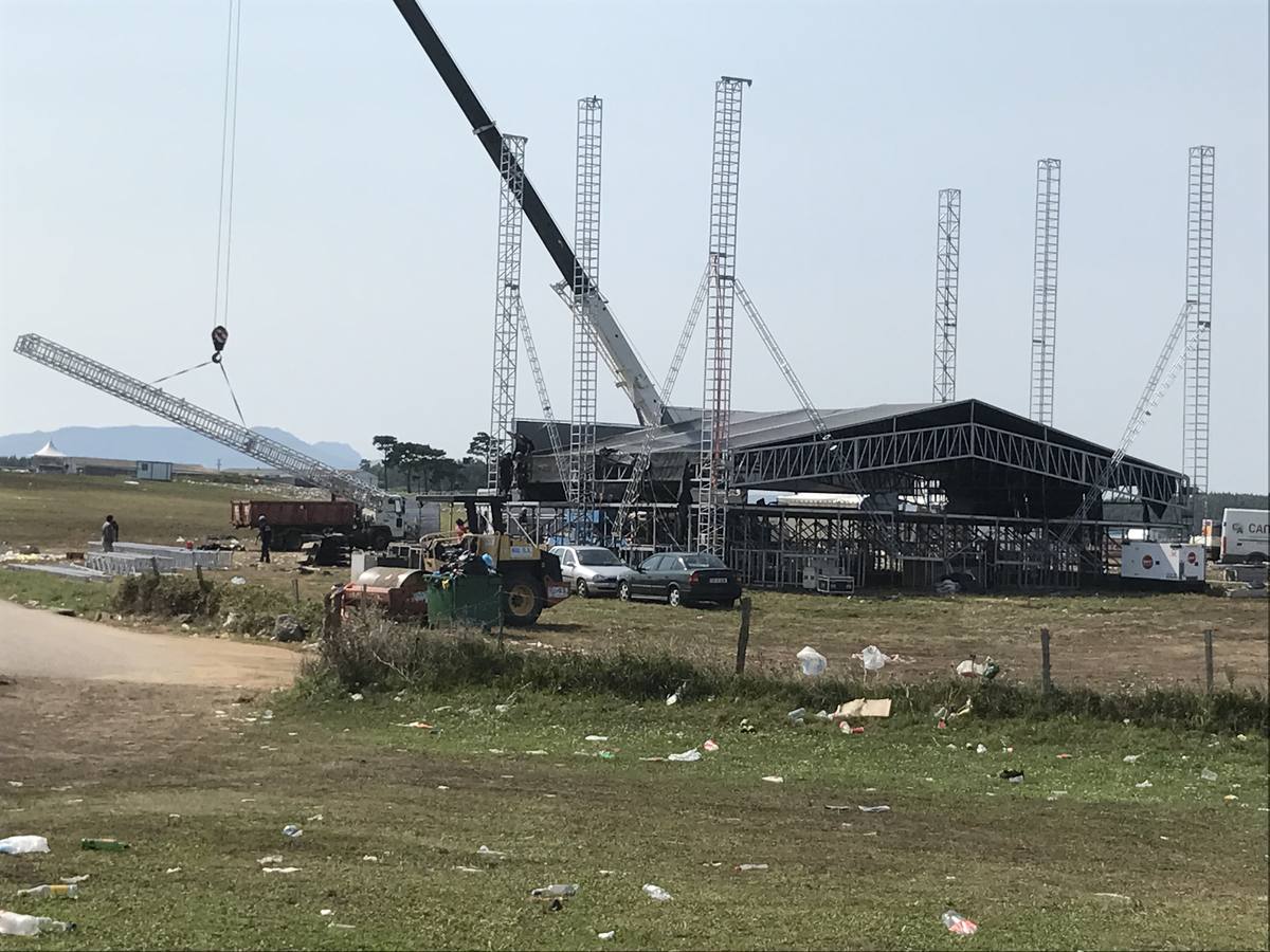 La basura que dejó el Delirium Festival en el cabo Quintres de Ajo