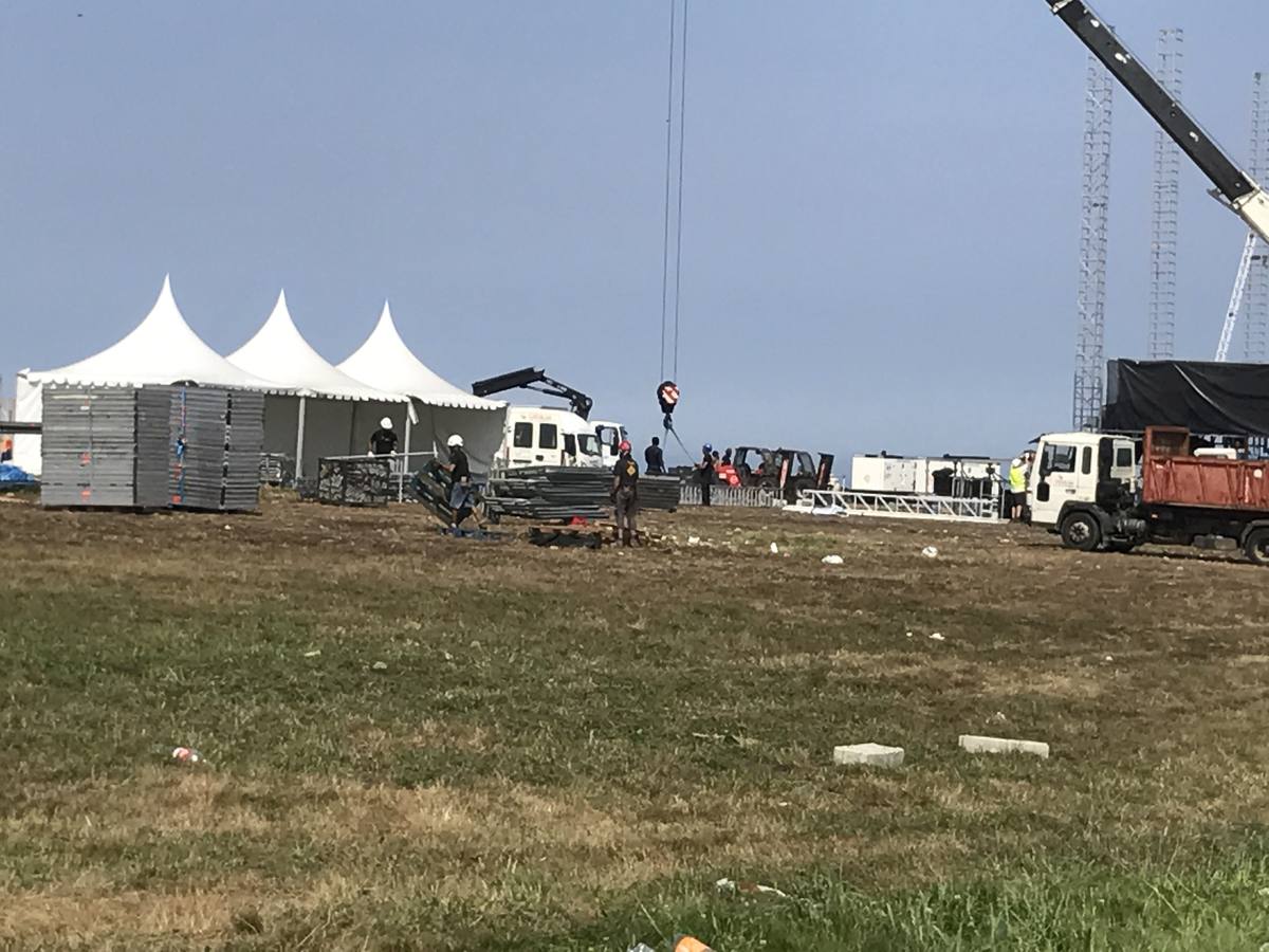 La basura que dejó el Delirium Festival en el cabo Quintres de Ajo