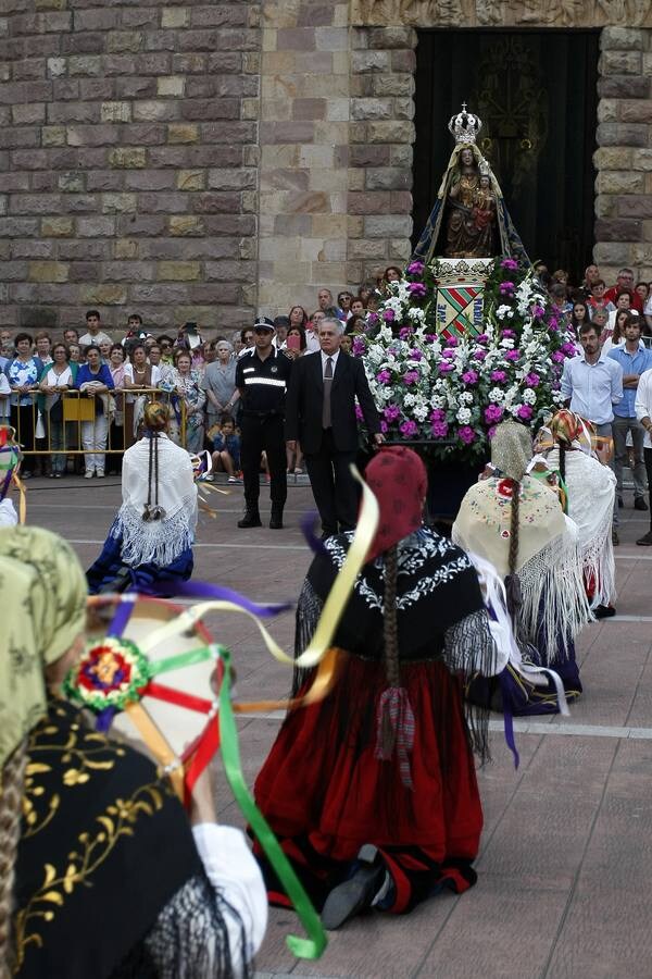 Fervor por la Virgen Grande en la procesión de Torrelavega