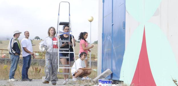 Los trabajos de elaboración del mural ya han comenzado en el Ferial. 