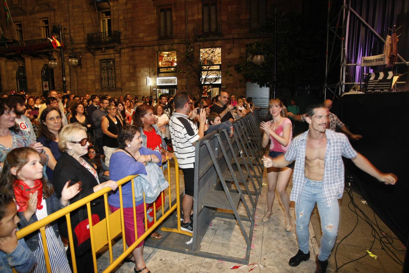 El escenario junto al Palacio Municipal dedica este año un ciclo a los grandes musicales 