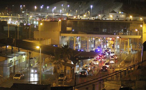 Paso fronterizo del Tarajal de Ceuta. 