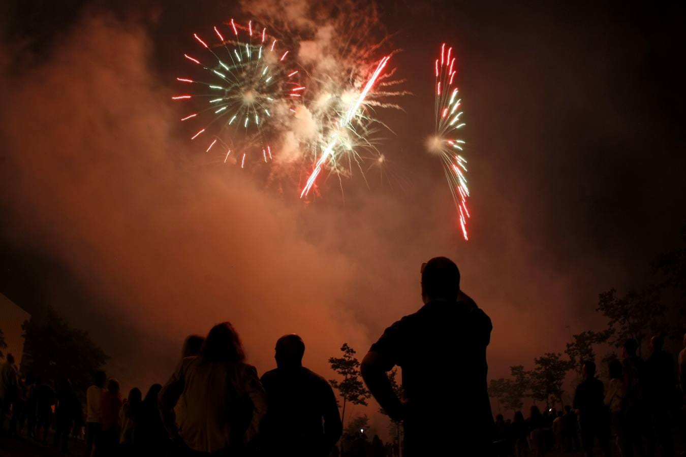 A las 00.00 horas en el Bulevar Ronda, junto al pabellón María Pardo de Nueva Ciudad, ayer día 15 de agosto, se pudo disfrutar de los fuegos artificiales.