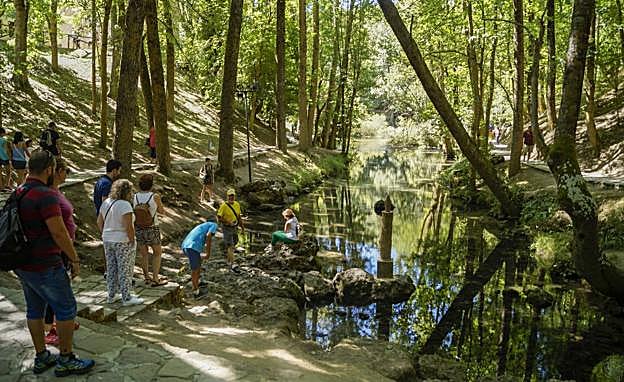 El nacimiento del río Ebro, un lugar muy visitado.