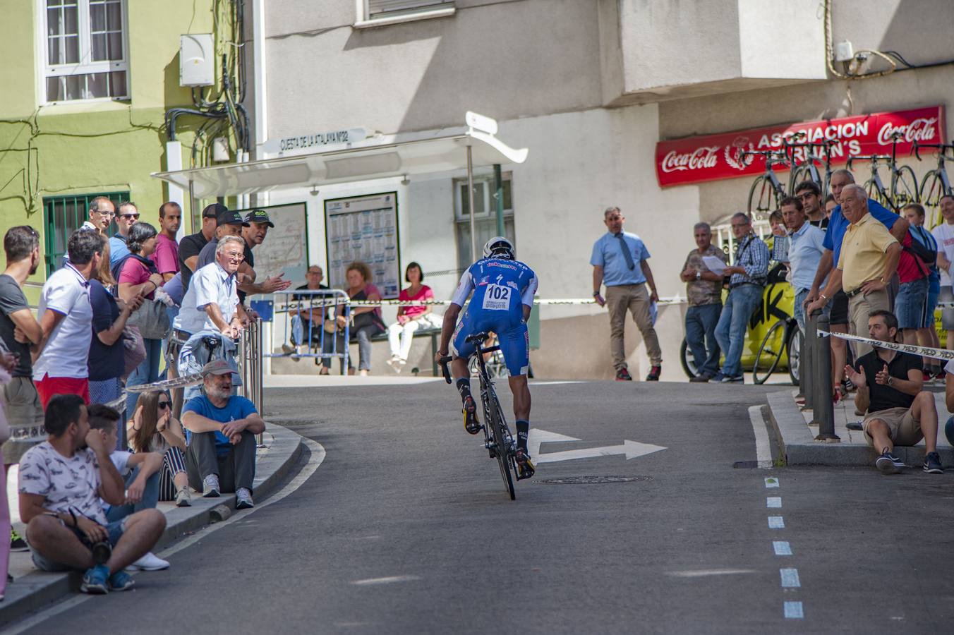 Christofer Robin del Quick Step-Telco’m Gimex ha sido el vencedor de la primera etapa de la Vuelta a Cantabria sub23/Elite que ha arrancado este domingo en Santander con una contrareloj y en un escenario único, la cuesta de la Atalaya