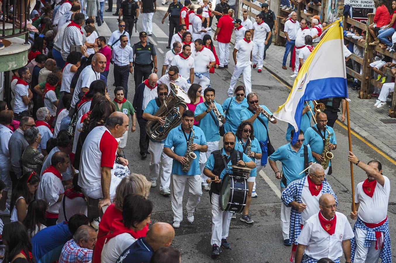  2,36 minutos ha tardado la manada en regresar al coso taurino, en una carrera que ha destacado por su rapidez, especialmente en la ida