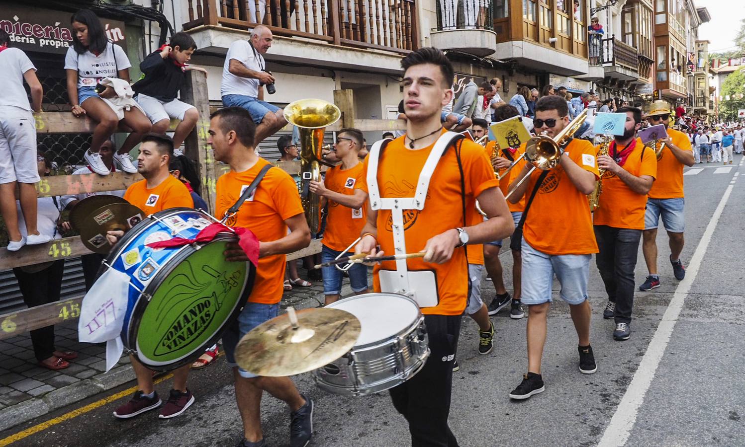  2,36 minutos ha tardado la manada en regresar al coso taurino, en una carrera que ha destacado por su rapidez, especialmente en la ida