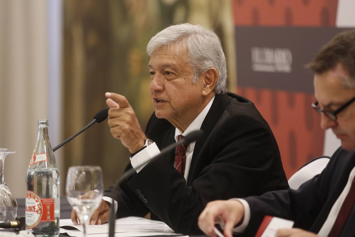 El candidato a la presidencia de México Andrés Manuel López Obrador desgrana en el Foro de El Diario Montañés su proyecto de Nación para los próximos años