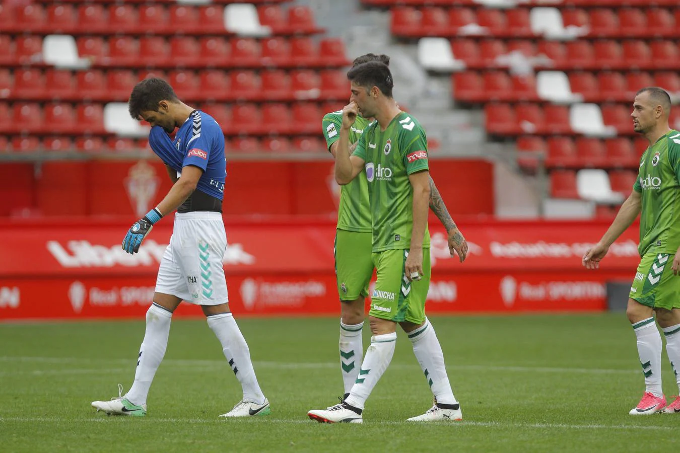 Un mal Racing cae justamente ante el Sporting B por 3-1 y suma su tercera derrota seguida fruto de sus numerosas imprecisiones