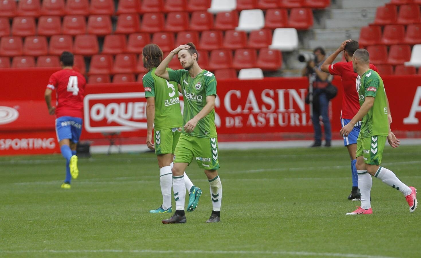 Un mal Racing cae justamente ante el Sporting B por 3-1 y suma su tercera derrota seguida fruto de sus numerosas imprecisiones