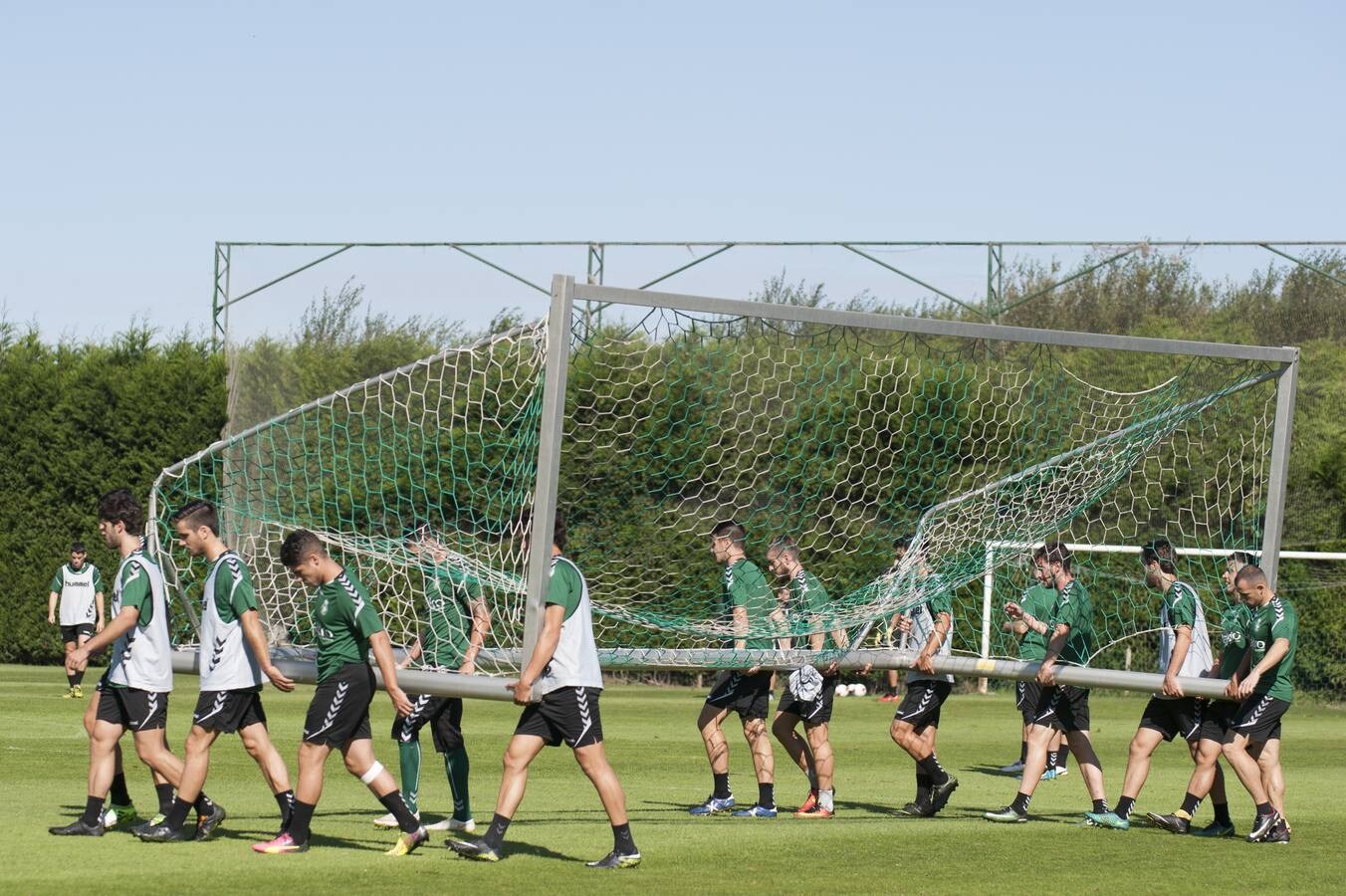 Entrenamiento del Racing antes del Leioa