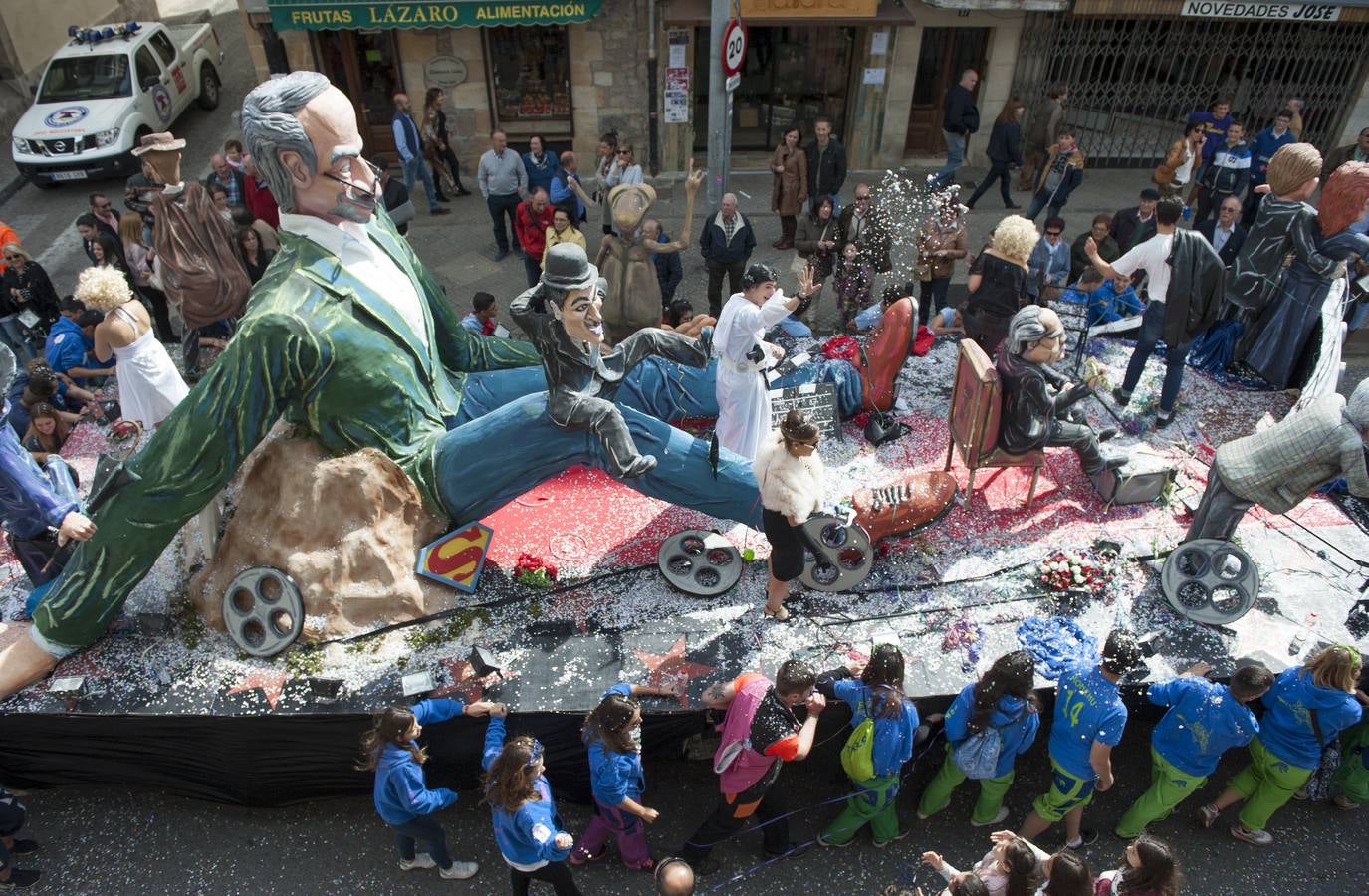 Las carrozas regresan a las calles de Reinosa