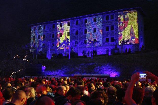 El concierto de Jean Michel Jarre inauguró el Año Santo Lebaniego a nivel mundial.Reunió a 6.000 personas en el Monasterio de Santo Toribio