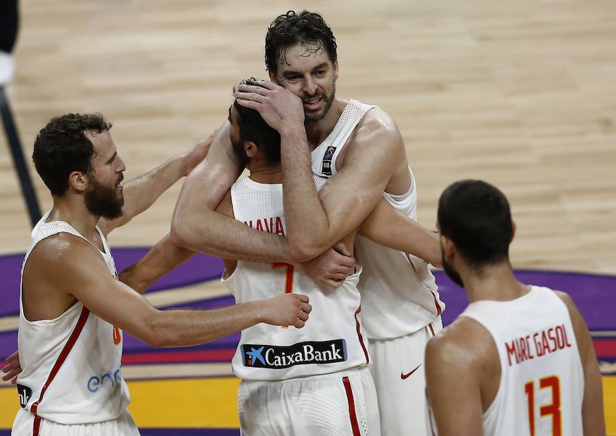 La selección española de baloncesto venció a Rusia en el duelo por el metal y último encuentro de Juan Carlos Navarro como internacional.