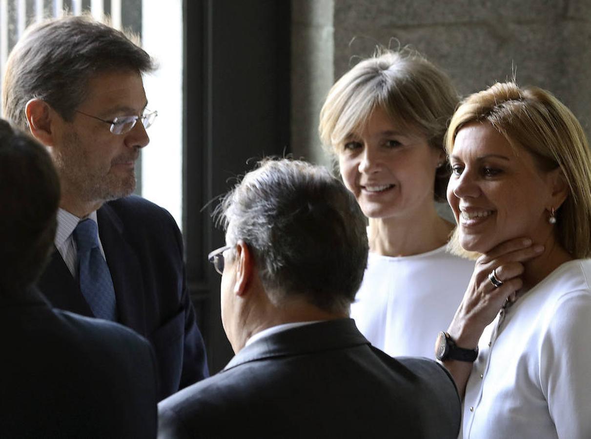 Los ministros del Interior (ctr.), Defensa (dcha.), Agricultura y Justicia (izq.), durante la gala