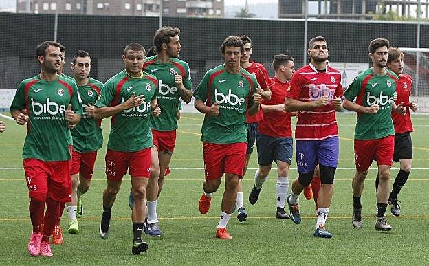 Vitienes, Fer, Palazuelos, Nacho y Hugo en un entrenamiento. 