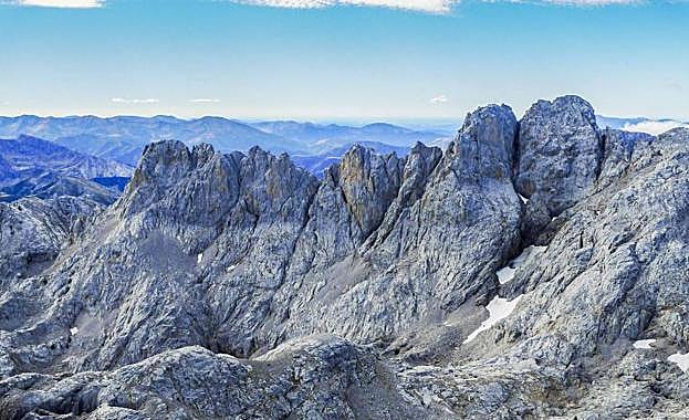 Vista de Pico Tesorero en Picos de Europa.