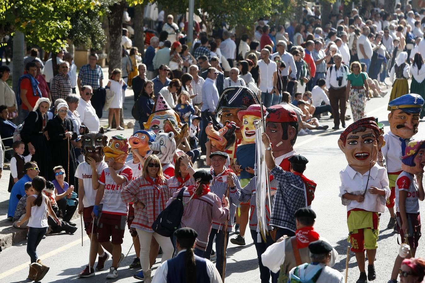 Búscate en las fotos si estuviste en el Día de Campoo