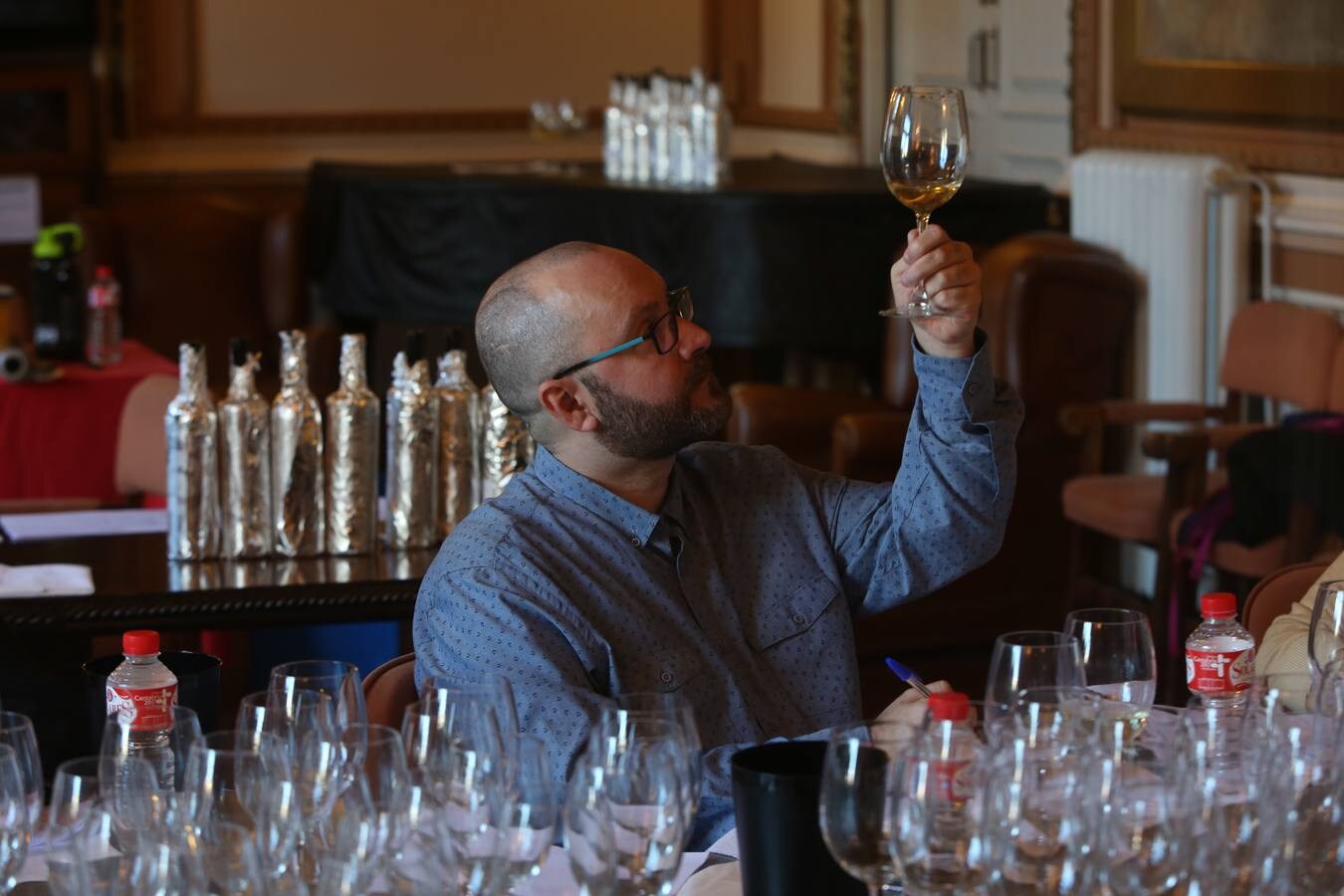 El vino blanco Behetría de Cieza selección barrica, de Bodegas y Majuelos de Cieza, en la categoría IGP Vinos de la Costa de Cantabria, y el tinto Ángel Moreno 6 meses de crianza en barrica, de la Bodega Orujo de Potes-Sierra del Oso, en la categoría IGP Vinos de la Tierra de Liébana, se han proclamado ganadores de la cuarta edición de los premios Optimum