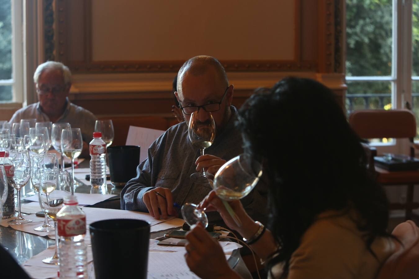 El vino blanco Behetría de Cieza selección barrica, de Bodegas y Majuelos de Cieza, en la categoría IGP Vinos de la Costa de Cantabria, y el tinto Ángel Moreno 6 meses de crianza en barrica, de la Bodega Orujo de Potes-Sierra del Oso, en la categoría IGP Vinos de la Tierra de Liébana, se han proclamado ganadores de la cuarta edición de los premios Optimum