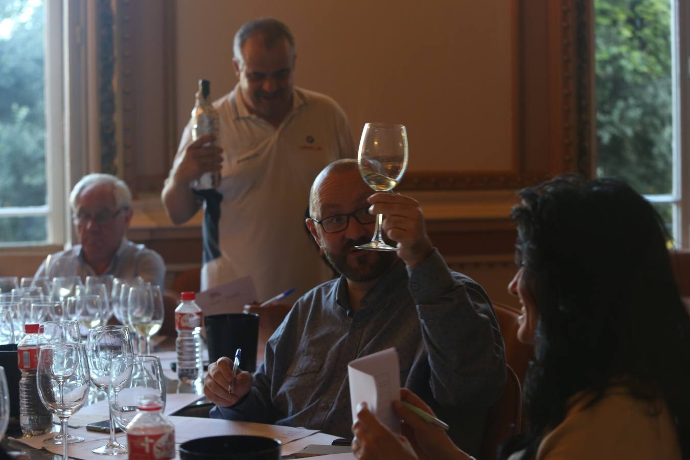 El vino blanco Behetría de Cieza selección barrica, de Bodegas y Majuelos de Cieza, en la categoría IGP Vinos de la Costa de Cantabria, y el tinto Ángel Moreno 6 meses de crianza en barrica, de la Bodega Orujo de Potes-Sierra del Oso, en la categoría IGP Vinos de la Tierra de Liébana, se han proclamado ganadores de la cuarta edición de los premios Optimum