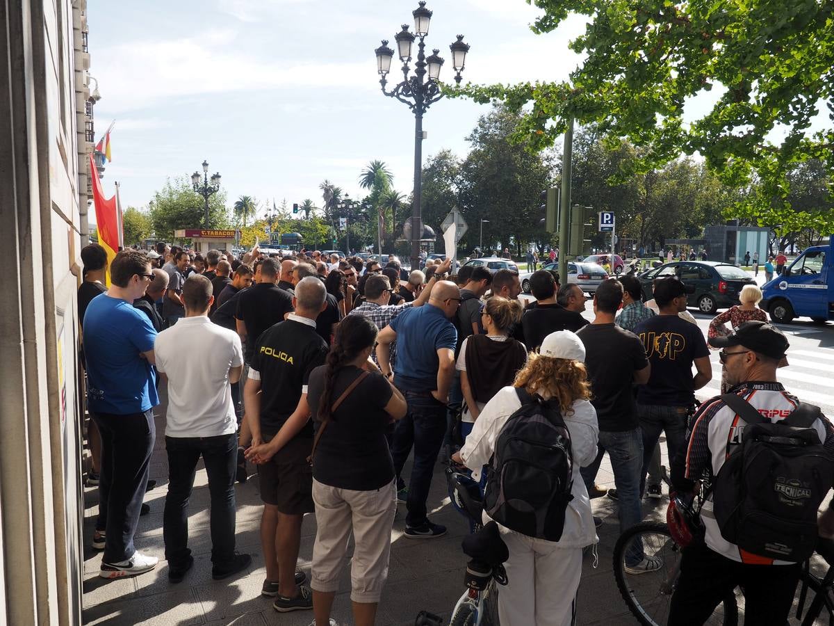 Policías y guardias civiles reclaman en Santander la equiparación salarial con los cuerpos autonómicos