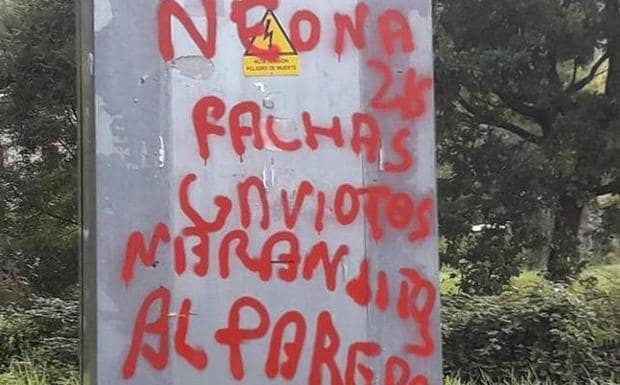 El exalcalde de Riotuerto denuncia pintadas contra el PP y Ciudadanos realizadas frente a su casa