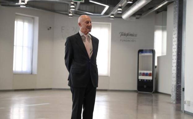 Norman Foster.