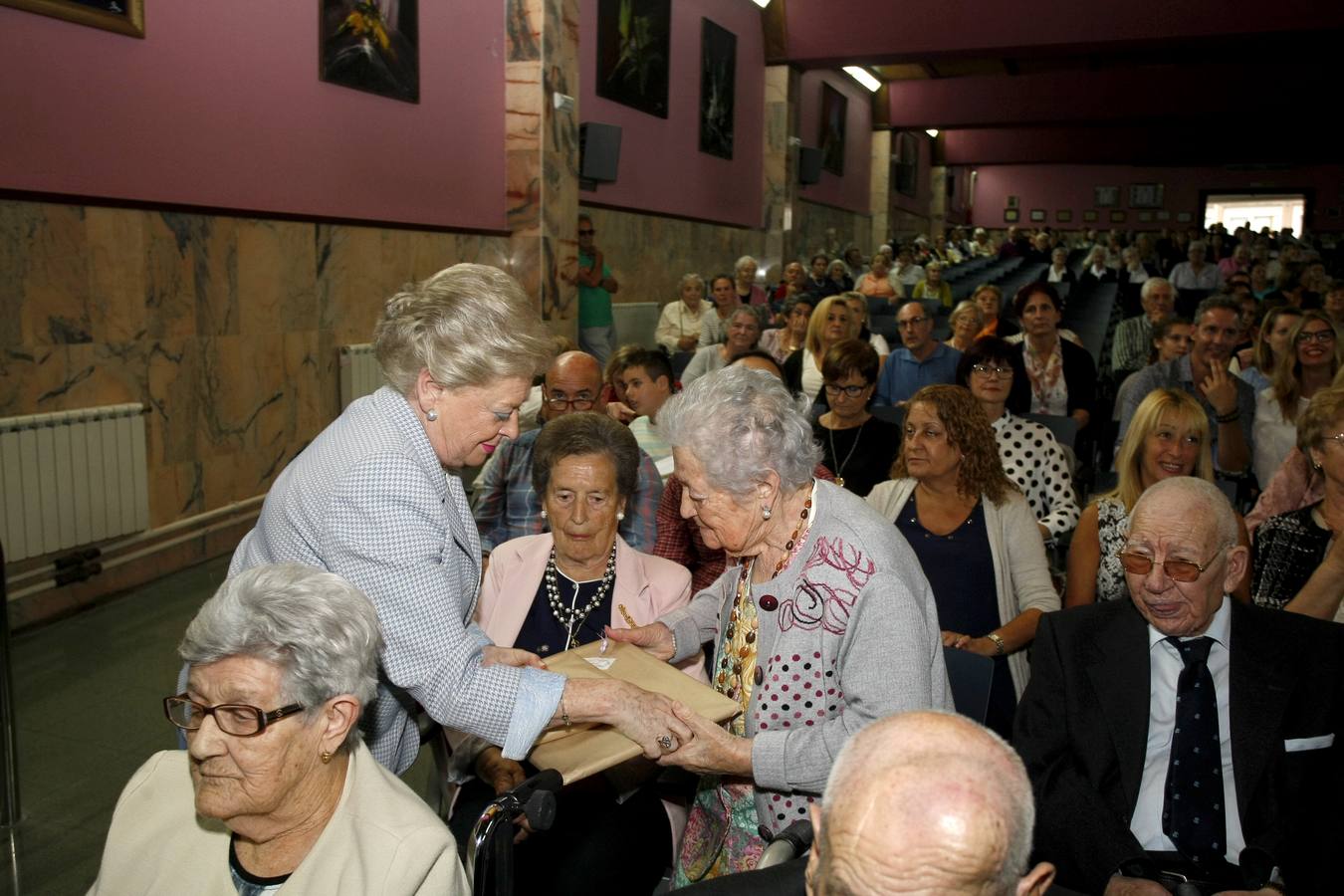 Homenaje en el Asilo de Torrelavega