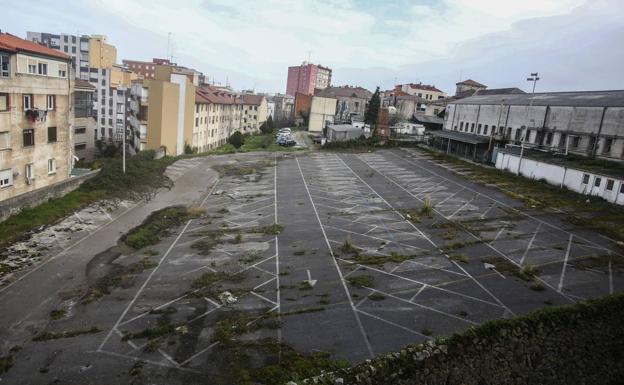 Solar donde se ubicarán las 70 viviendas de la calle Alta