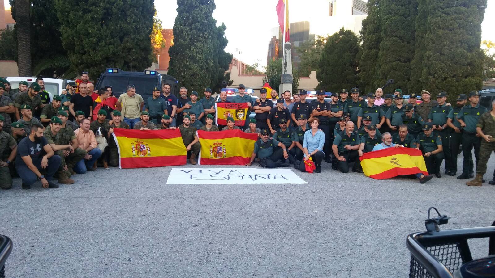 Imágenes de la visita de la Unión de Guardias Civiles de Cantabria a sus compañeros