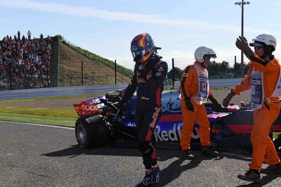 Lewis Hamilton volvió a salir ganador de una carrera de Fórmula 1. El británico, líder de la clasificación se impuso a Max Verstappen y Ricciardo. Vettel, que salió segundo, tuvo que abandonar al igual que el español, Carlos Sainz. Fernando Alonso acabó en la undécima posición.