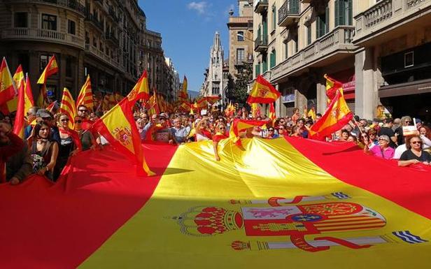 El grupo cántabro portó una de las mayores banderas que se vieron en la manifestación. 