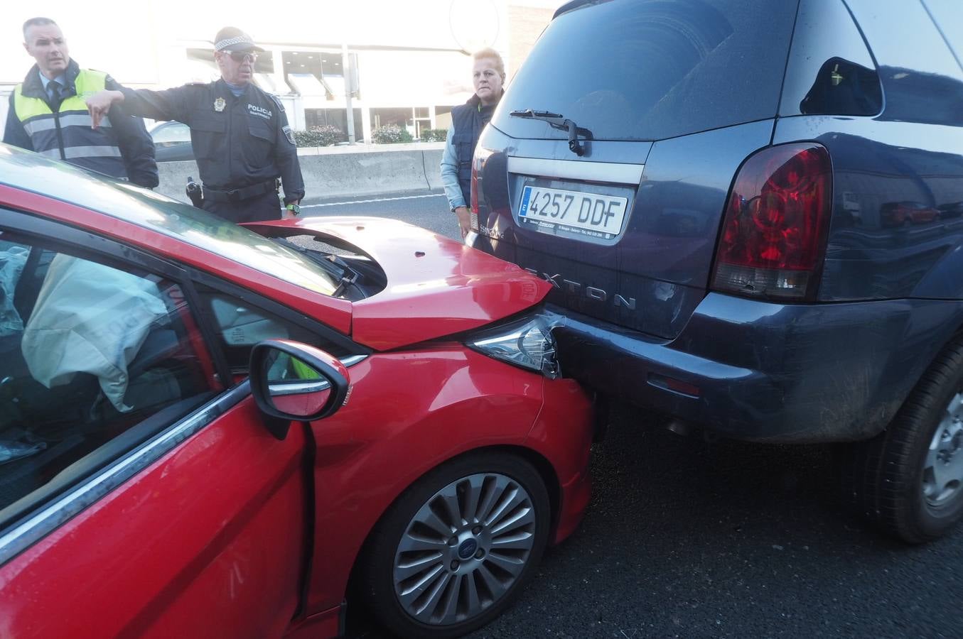 Colisión en cadena en la Avenida de Parayas