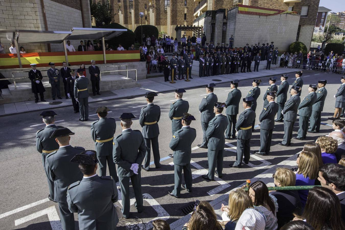 Imágenes de la fiesta del Pilar en el cuartel de Campogiro