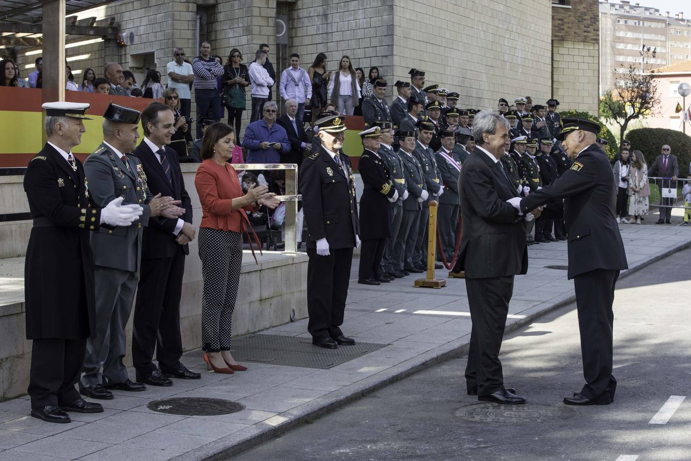 Imágenes de la fiesta del Pilar en el cuartel de Campogiro