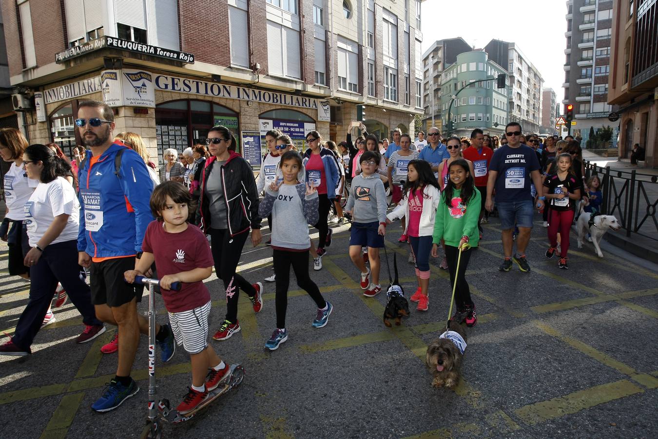 Multitudinaria marcha en favor de Amat