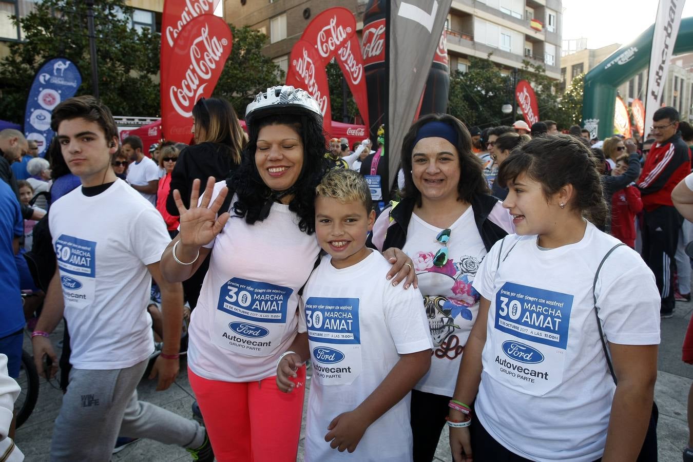 Multitudinaria marcha en favor de Amat