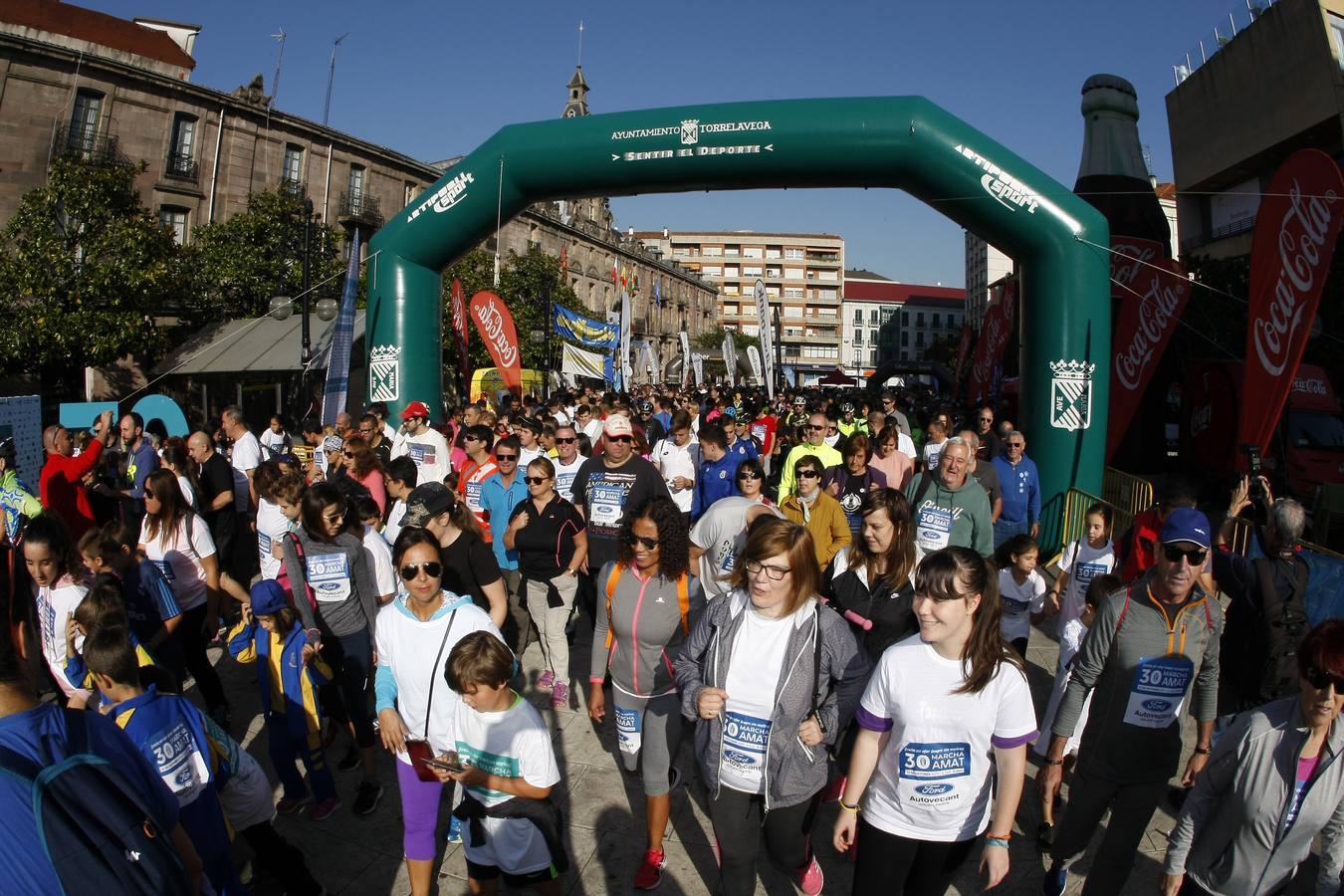 Multitudinaria marcha en favor de Amat