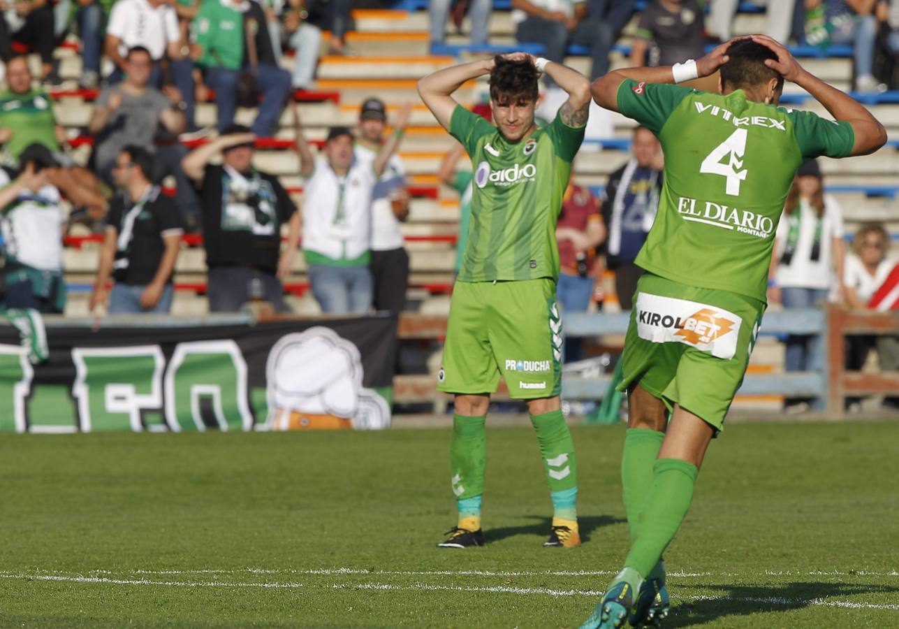 El Racing no puede pasar del empate a cero en Vitoria