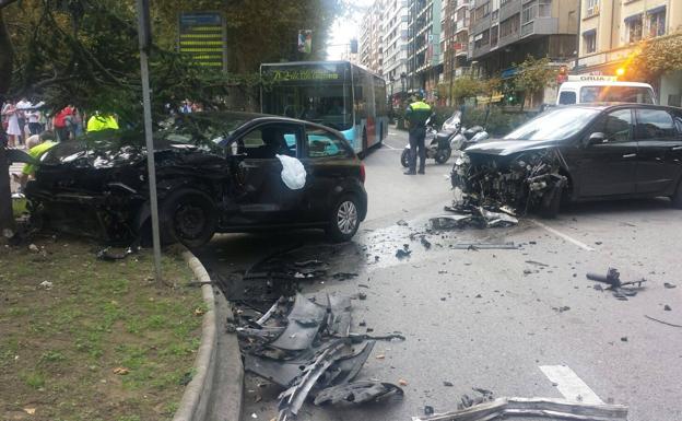 Aparatoso accidente en la calle San Fernando de Santander