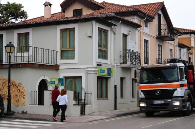 Sede del Telecentro en Sarón, donde se va a ubicar la Escuela de Música Clásica y Moderna del Ayuntamiento de Santa María de Cayón. 