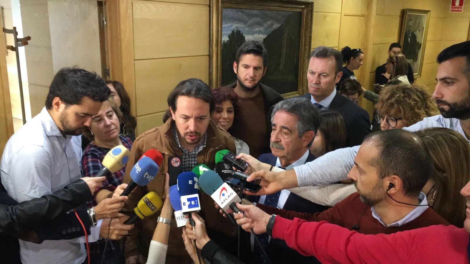 Pablo Iglesias se reúne con Miguel Ángel Revilla