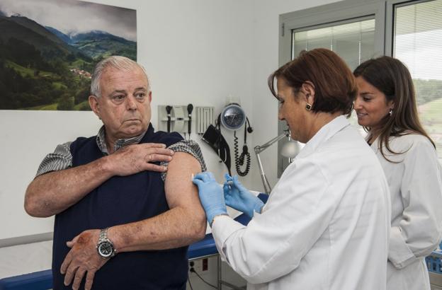 A partir de los 60 años es la edad a partir de la cual está recomendada la vacunación en Cantabria