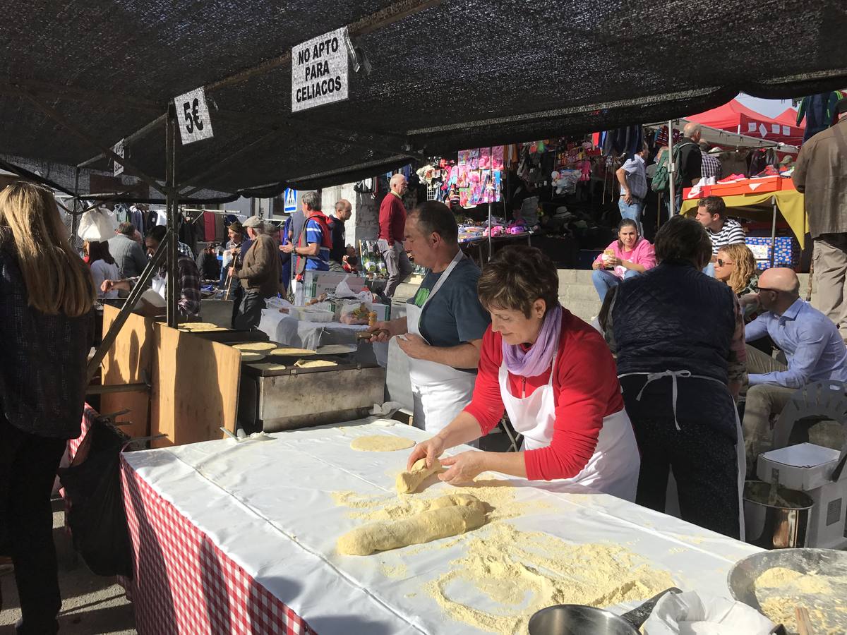 Miles de personas abarrotaron la "capital del mundo" y su tradicional mercado de cabras y ovejas