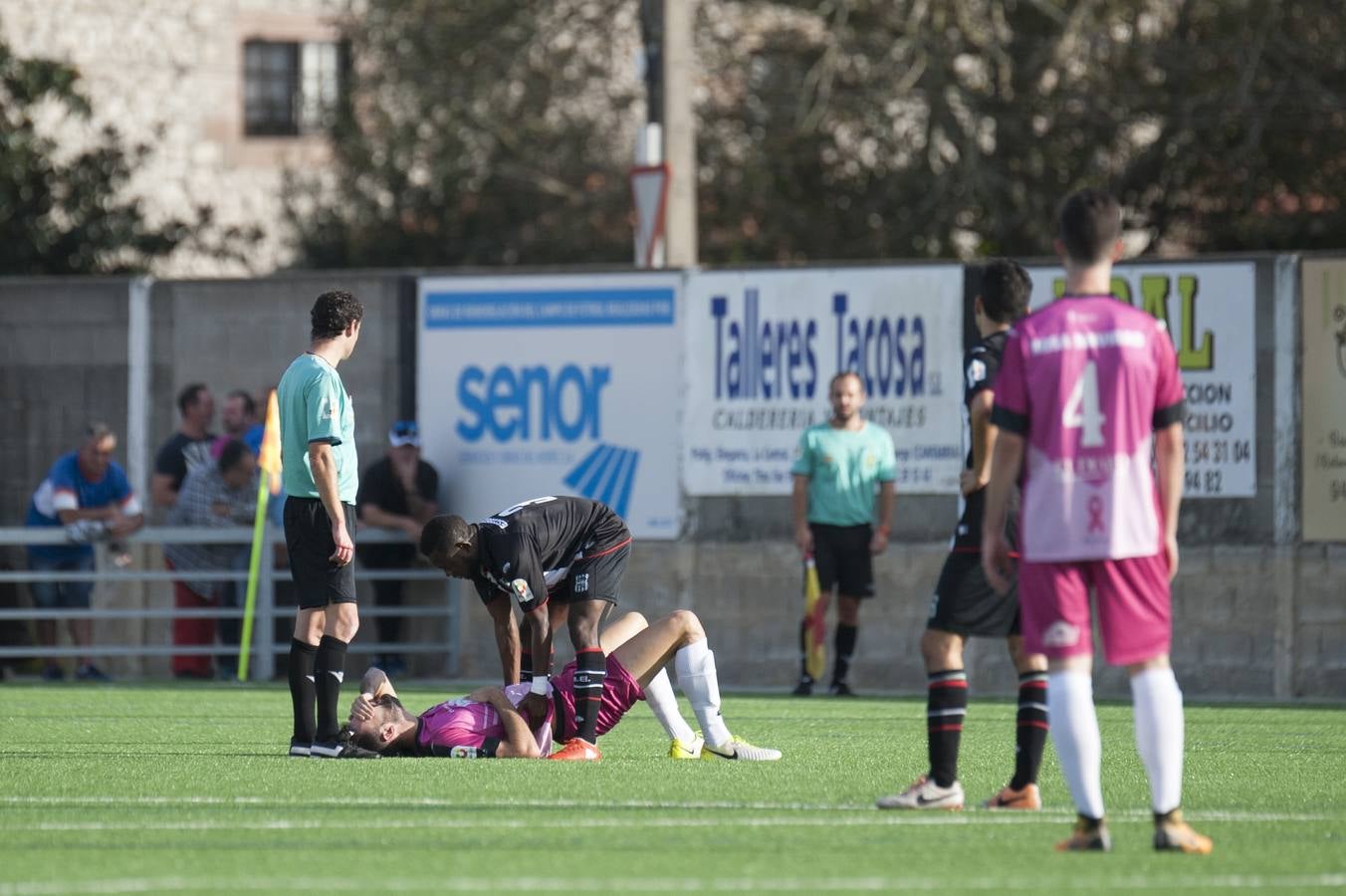 Imágenes del partido Escobedo-Gimnástica de Torrelavega